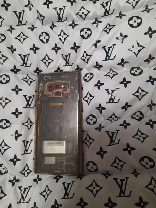 Assalom alekum Telefon Sotiladi Original Samsung Note 9