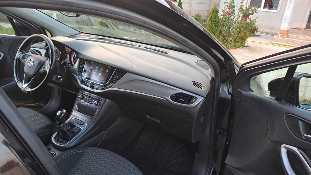 Opel Astra K 2018 - inmatriculat