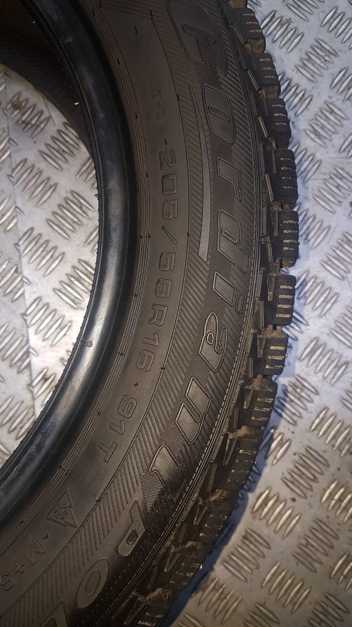 Продам шины почти новые