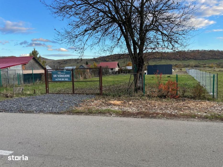 Vand  teren intravilan  2500 mp si hala  in Monariu .