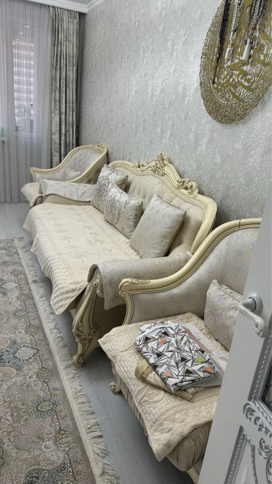 Диван и две кресло