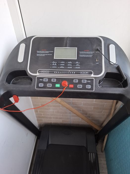 Banda alergare body fit 900 lei