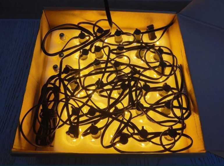 Ghirlanda Luminoasa 11.7 m, cu 30 becuri, 3 becuri de rezerva