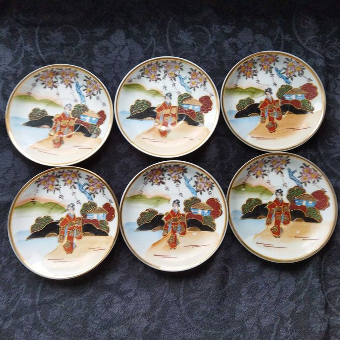 Японски сервиз ръчно рисуван с холограм гейша