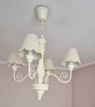 Lustra crem cu lemn, patru abajururi E14,