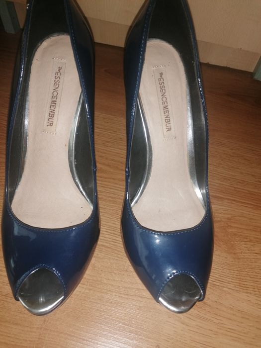 Pantofi superbi marimea 37