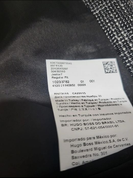 Sacou Hugo Boss ca NOU model deosebit,pret achizitie 2500 lei