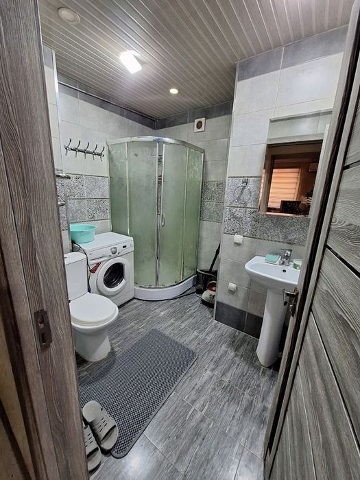 Kunlik xalol pokiza kvartiralar bor.