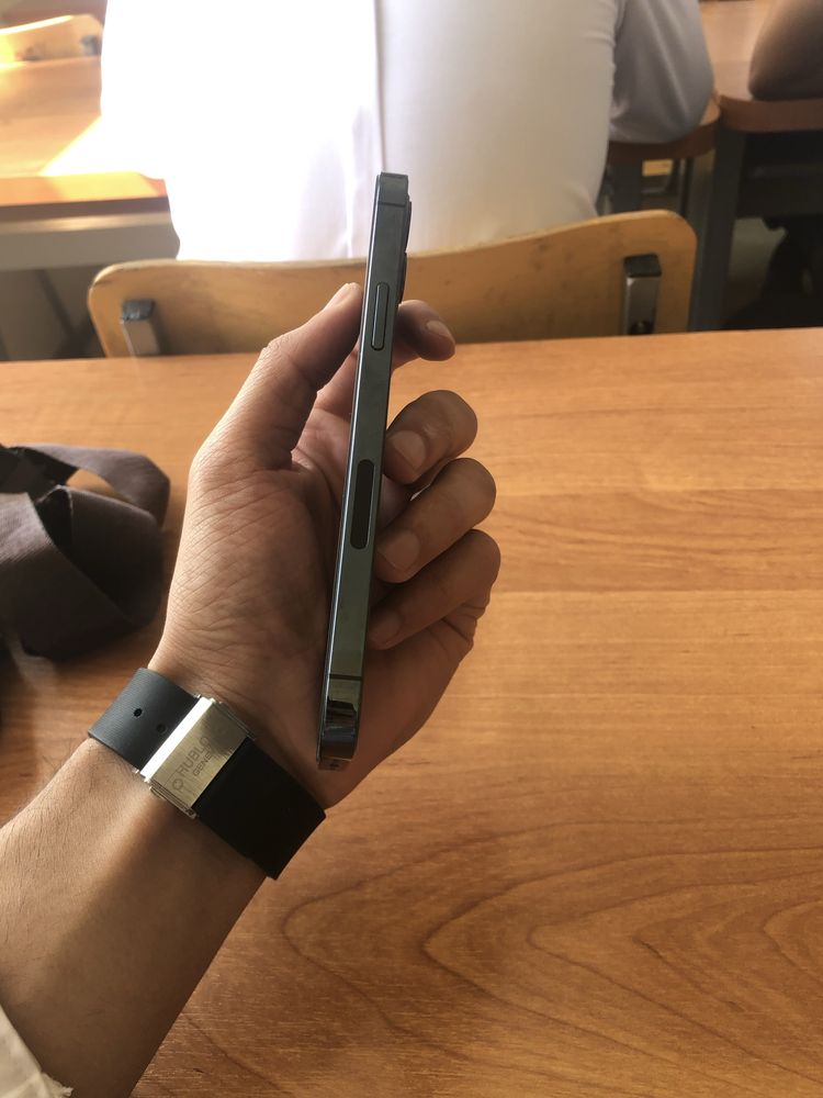 Iphone 12 pro amerika region srochna sotiladi