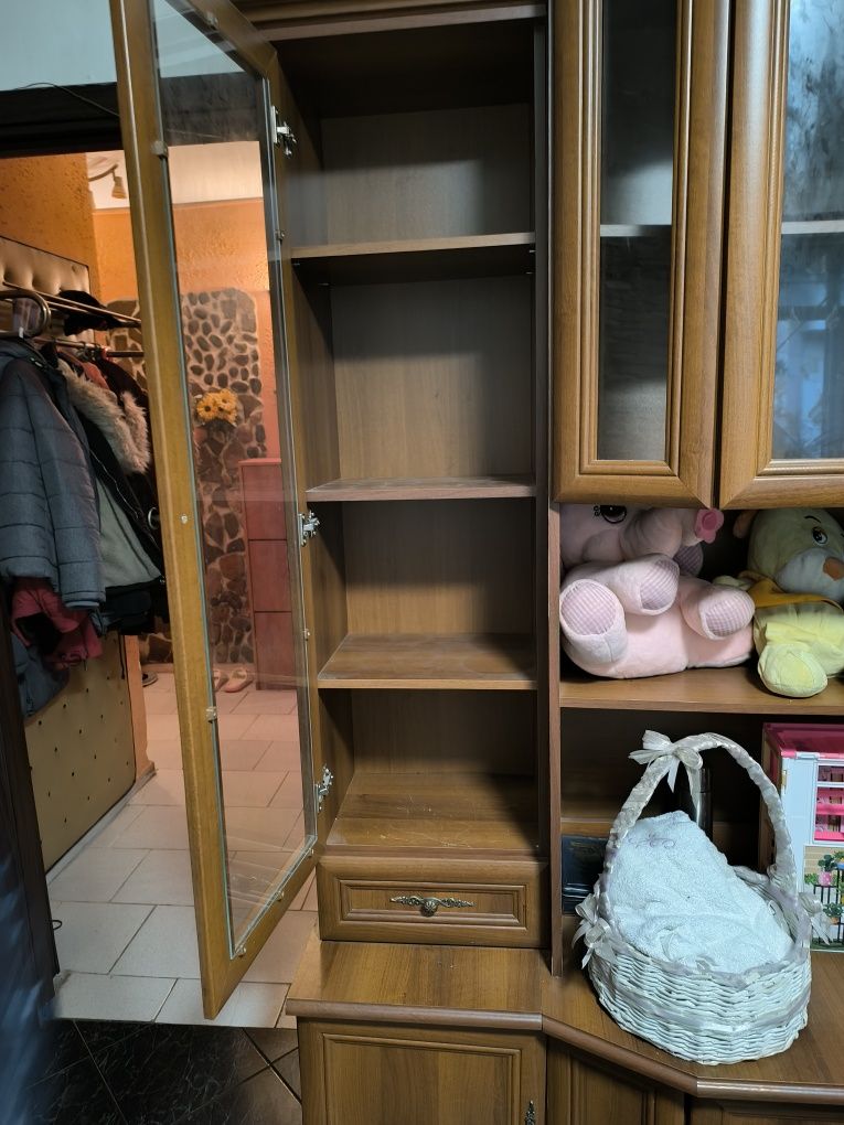 Холна секция от масивно дърво