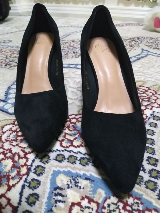 Ayollar qora tuflisi