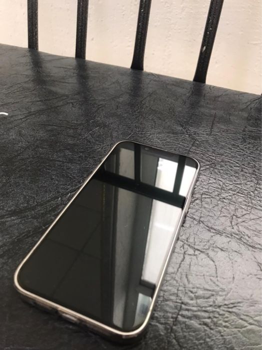 Iphone 14 с коробкой в хорошем состоянии