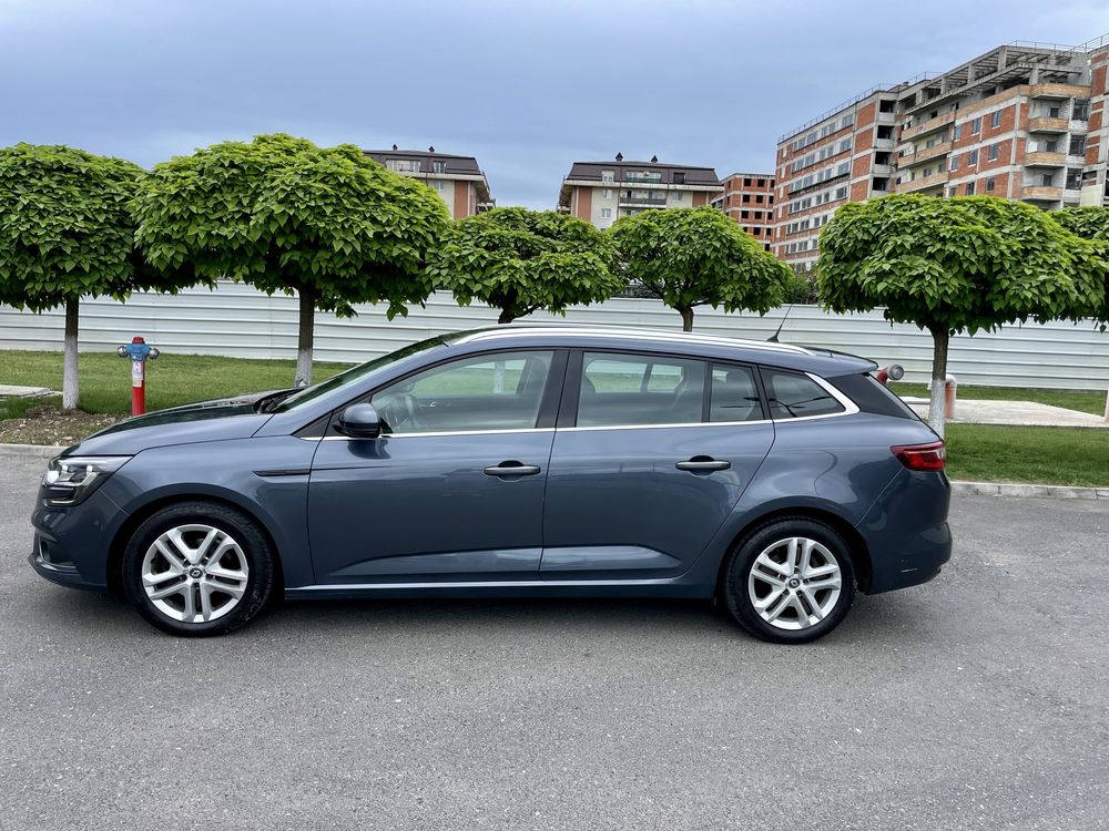 Vand renault megane 4 / 1.5 dci 110cp / navigatie mare