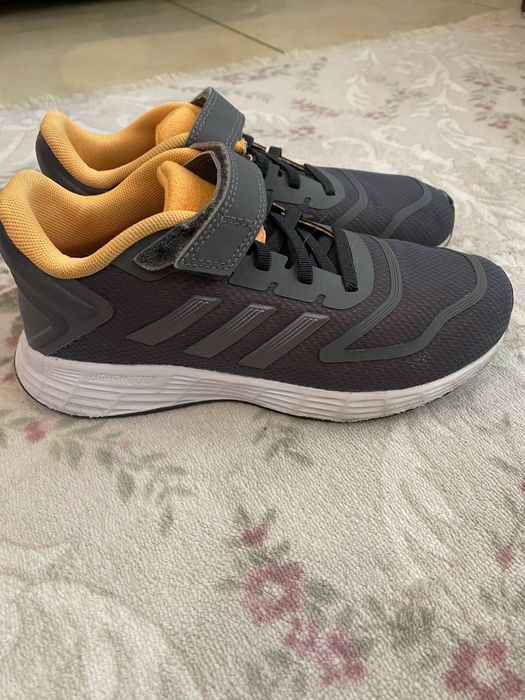 Детски маратонки “Adidas” 33номер