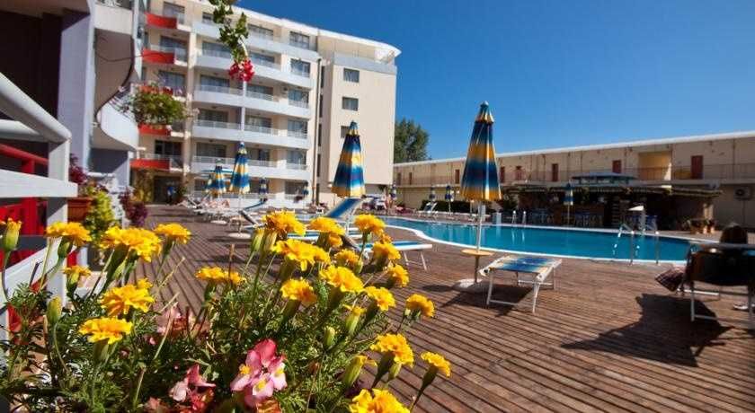Продава се Тристаен апартамент в к.к. Слънчев бряг - 112 кв.м за 1027 €/кв.м - Снимка #13