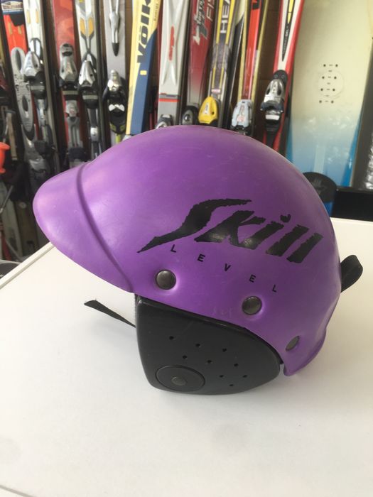 Ски,щеки,сноубордове и автомати