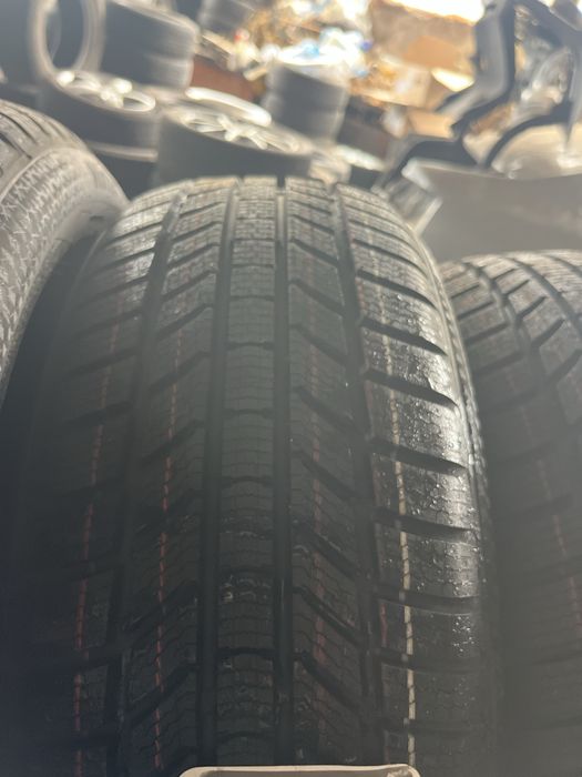 Чисто нови зимни гуми 215.50.17 Континентал