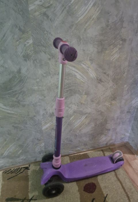 Самокат продам .