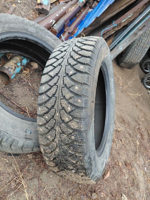 Шипованная резина састояние среднее