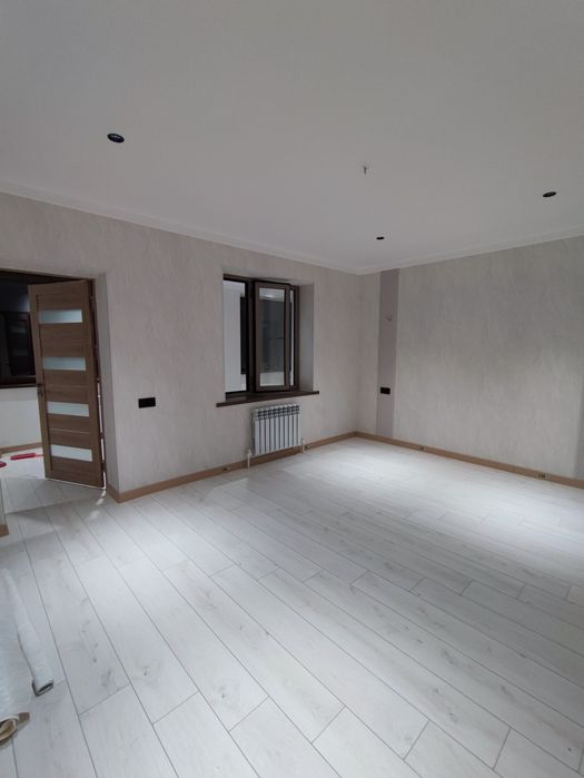 Просторный дом с участком 7 соток в центре Кибрая