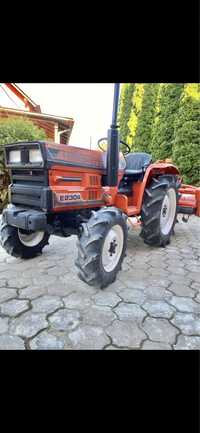 Traktoras HINOMOTO.  E2304