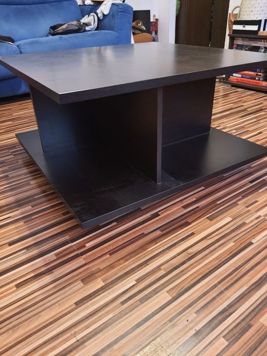 Masuta de cafea cu roti neagra