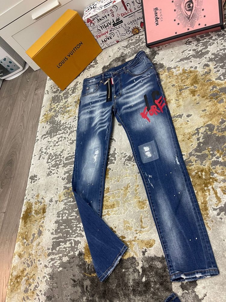 Blugi DSQUARED colectia 2022 Poze reale 100% Calitate superioara ! Mar