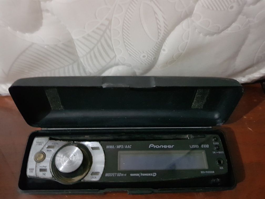 Продам автомагнитофон Pioneer DEH - 4050 UB MP3 CD USB радио FM
