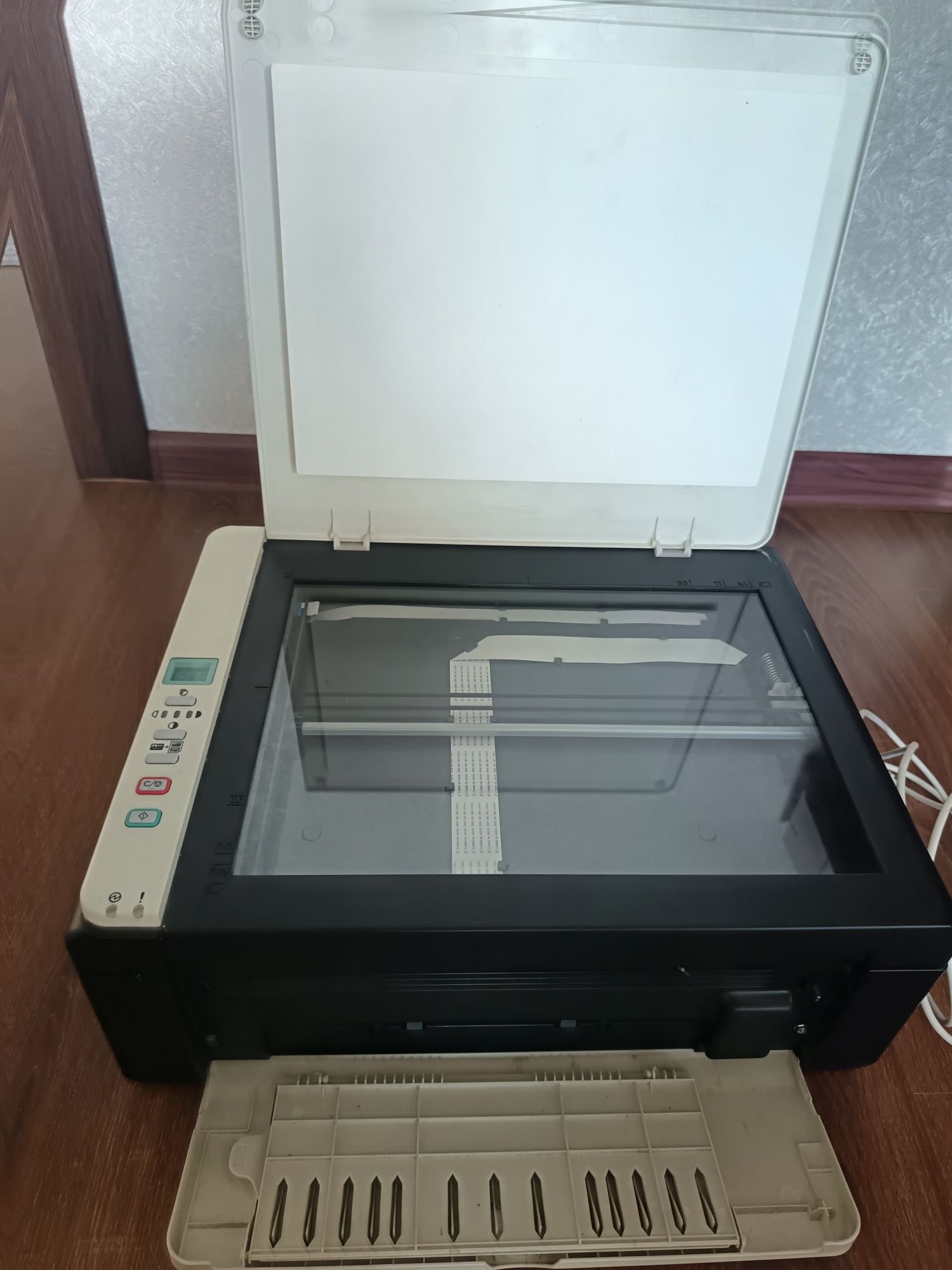Принтер 3в1 черно белый