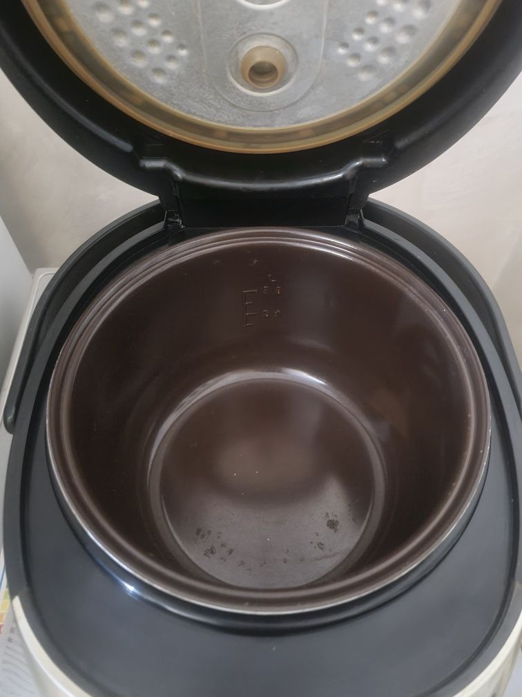 Продам мультиварка Redmond rmc m150 с голосовым помощником.