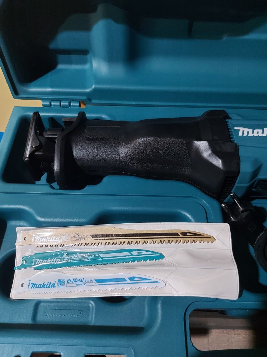 Нов саблен трион Makita JR3051