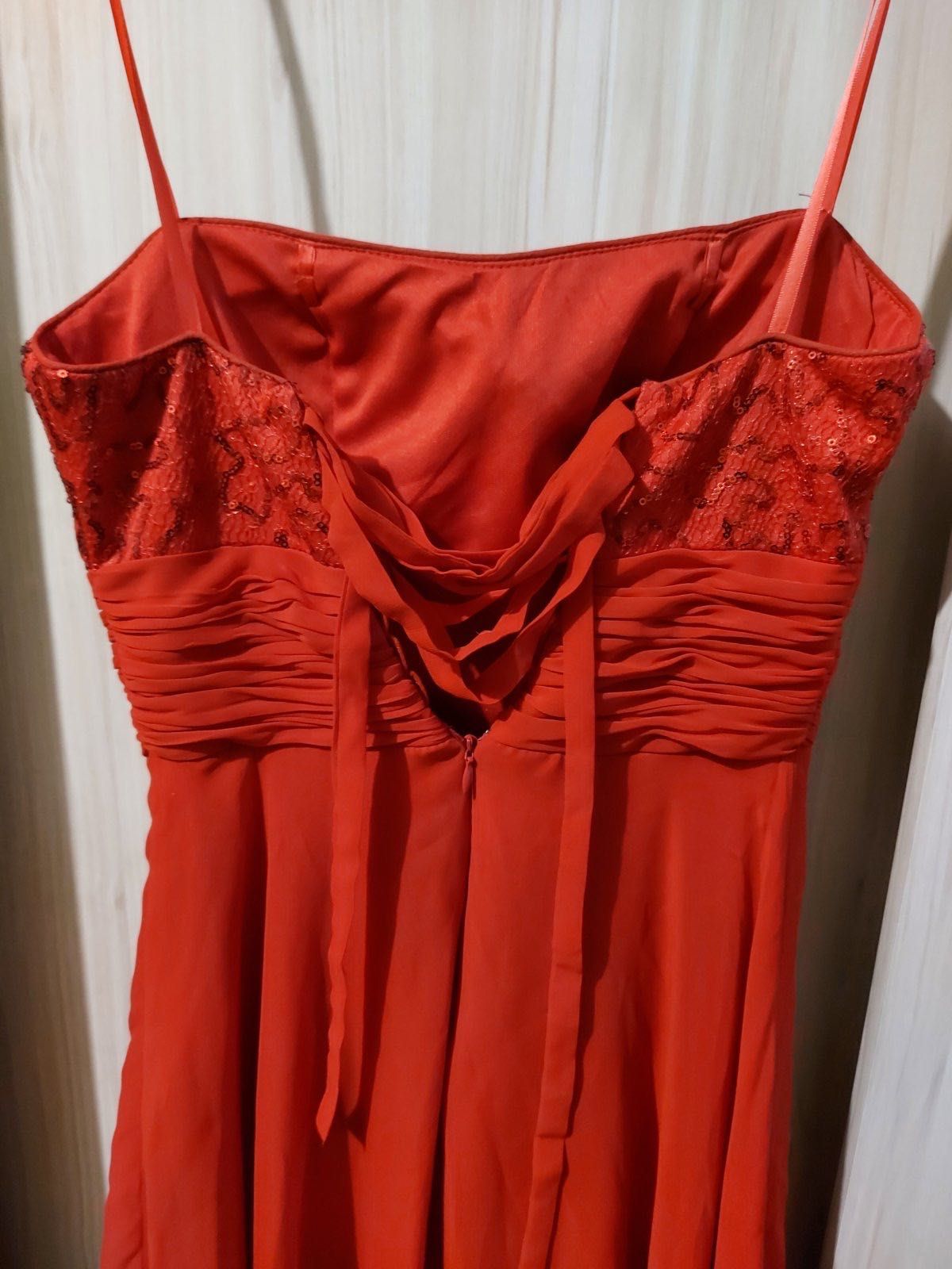 Бална рокля червена