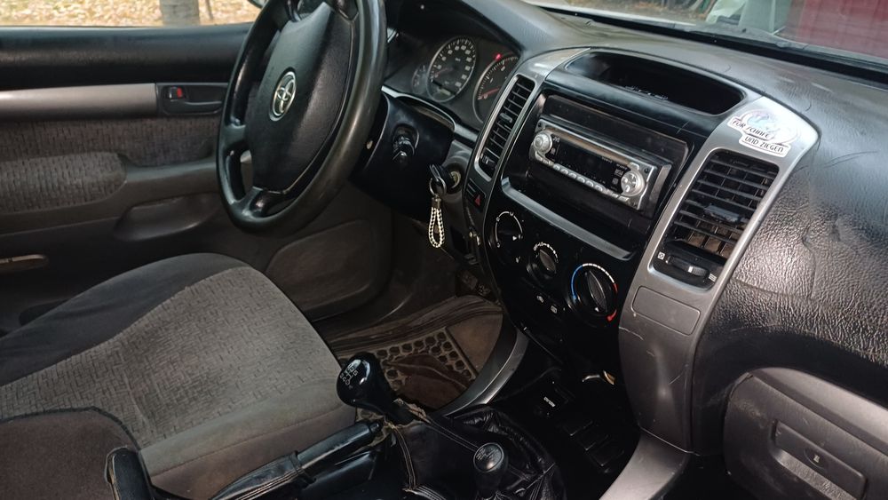 Toyota Landcruzer J120 Autoutilitara