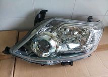 Фара передний на Toyota Fortuner 11-13/Тойота Фортунер 11-13