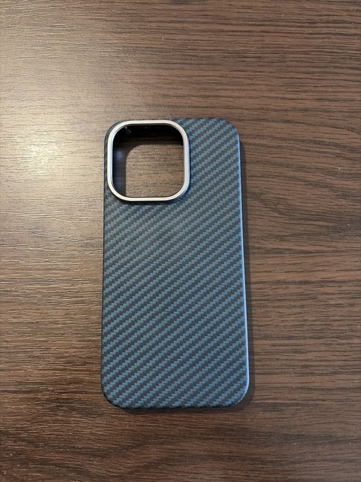 Husa kevlar/carbon iphone 14 pro (ca noua, cu magsafe)