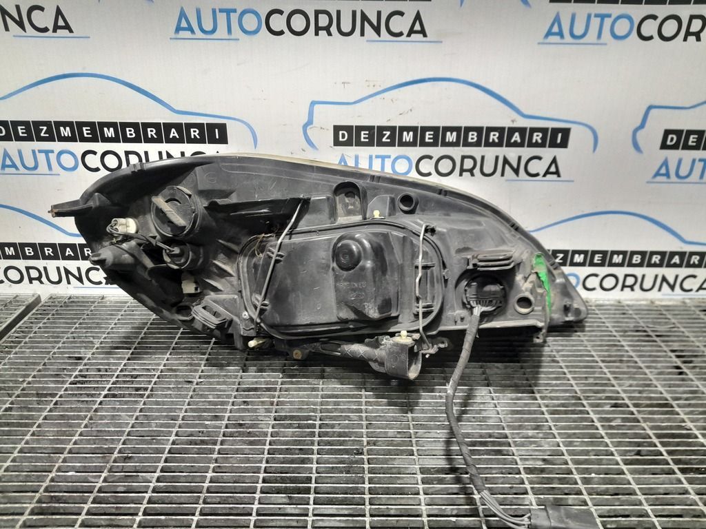 Far Stanga Volvo XC60 2008 - 2013 SUV 4 Usi (1104) Fara xenon 30763145