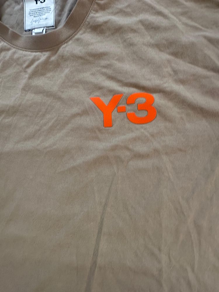 Tricou Y-3 , model deosebit