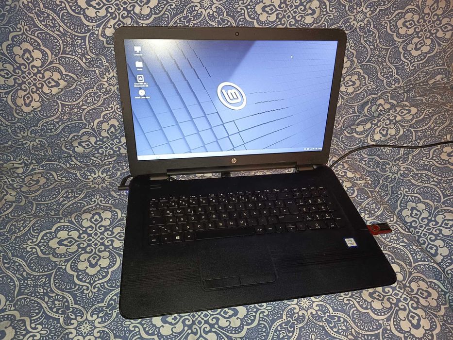 Laptop HP Pavilion 17, Core i3 6006u, 4gb ddr4, display  de 17,3 inch