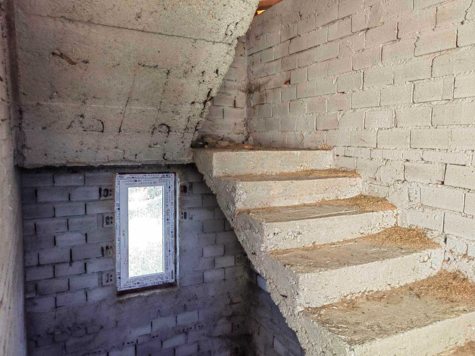Продава се масивна къща в с. Сърнегор - 42 000€