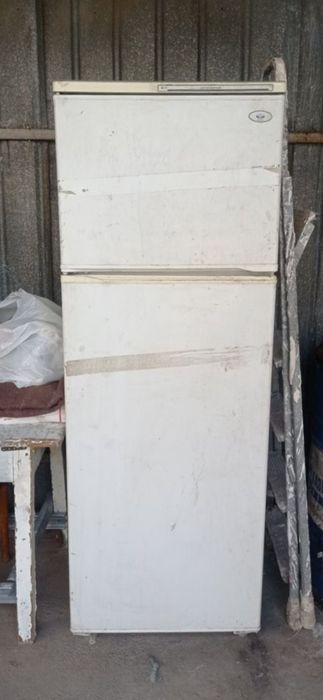 Холодильники не рабочие на запчасти