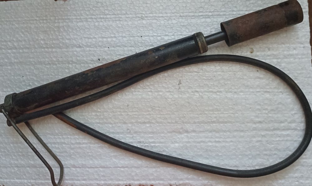 Продам насос ручной, автомобиль, велосипед, СССР, советский, для дома.