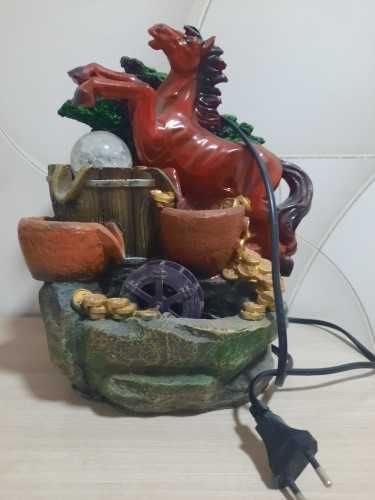 Статуэтка  Лощадь у водопада  б.у