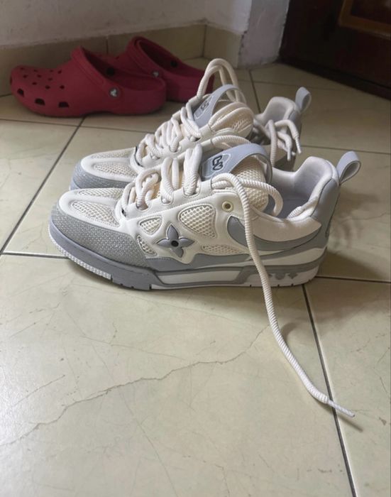 LV skate grey 45