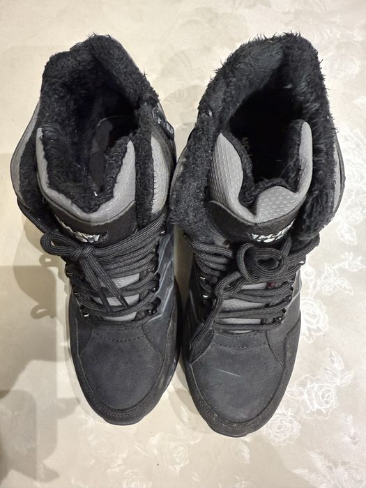 Мъжки зимни обувки номер 40