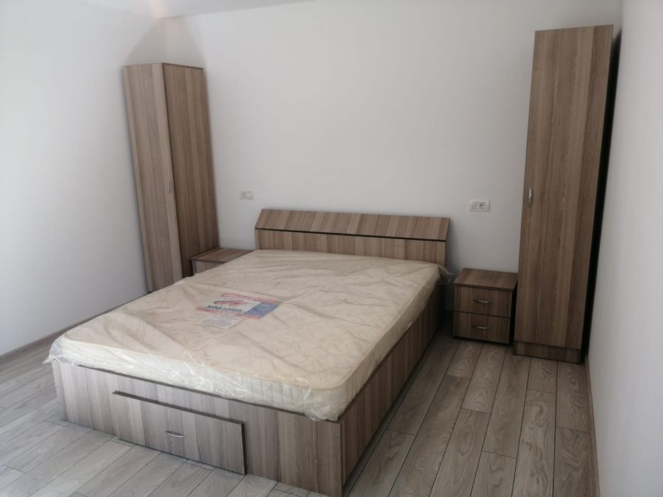Vând complet mobila si saltea