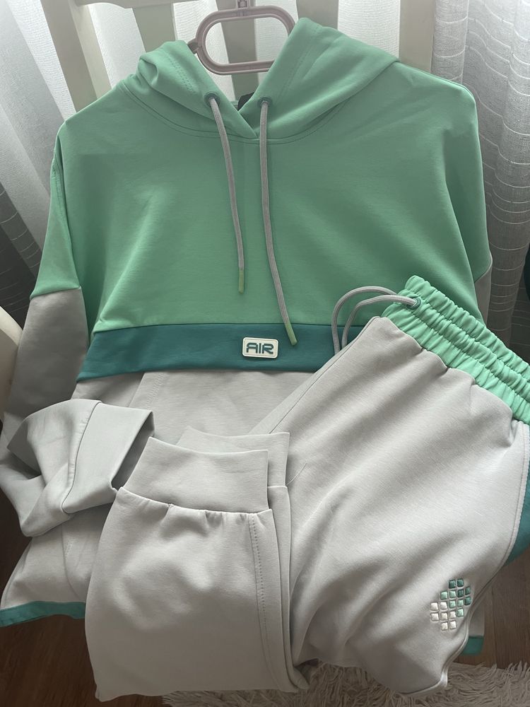 Дамски спортен комплект Tommy Life