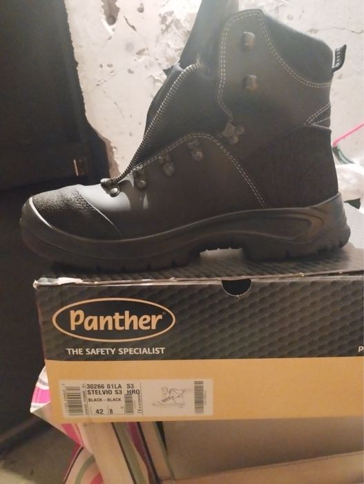 Работни обувки с бомбе чисто нови