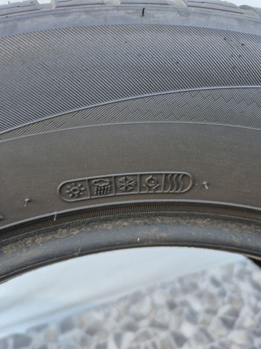 2бр 195 65 15 Momo всесезонни - 23г