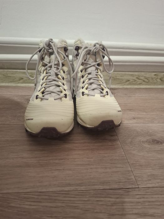 Продам кроссовки,  бренд Reebok,  б/у, в отличном состоянии.