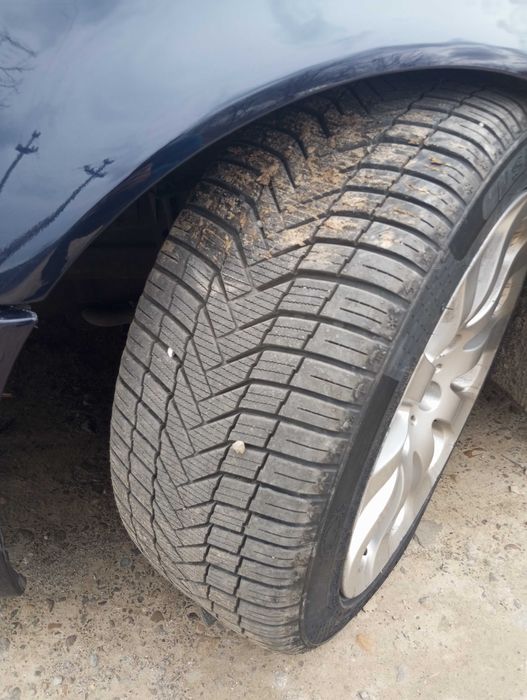 Jante bmw r17 cu caiciucuri noi 225-45r17